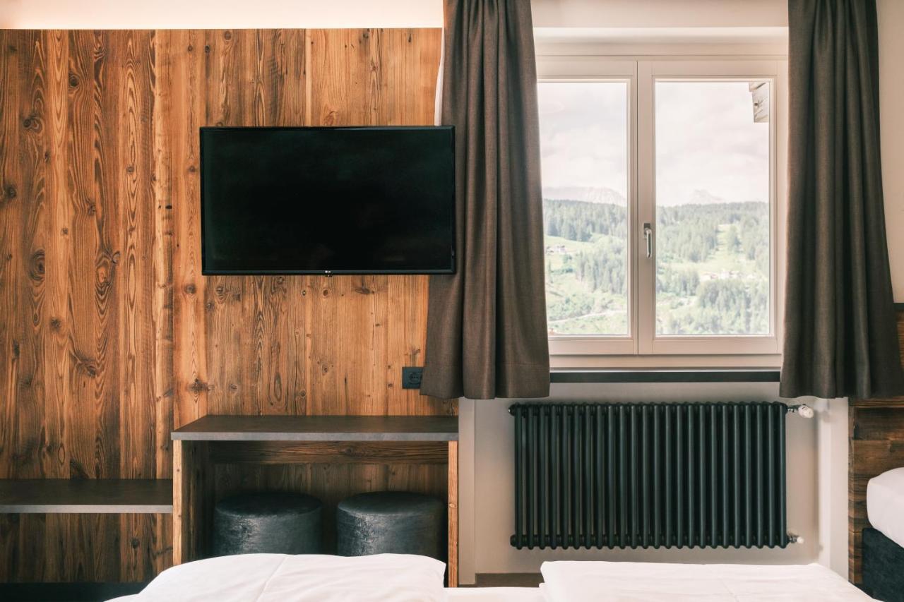 Kristiania Small Dolomites Hotel Селва ди Вал Гардена Екстериор снимка